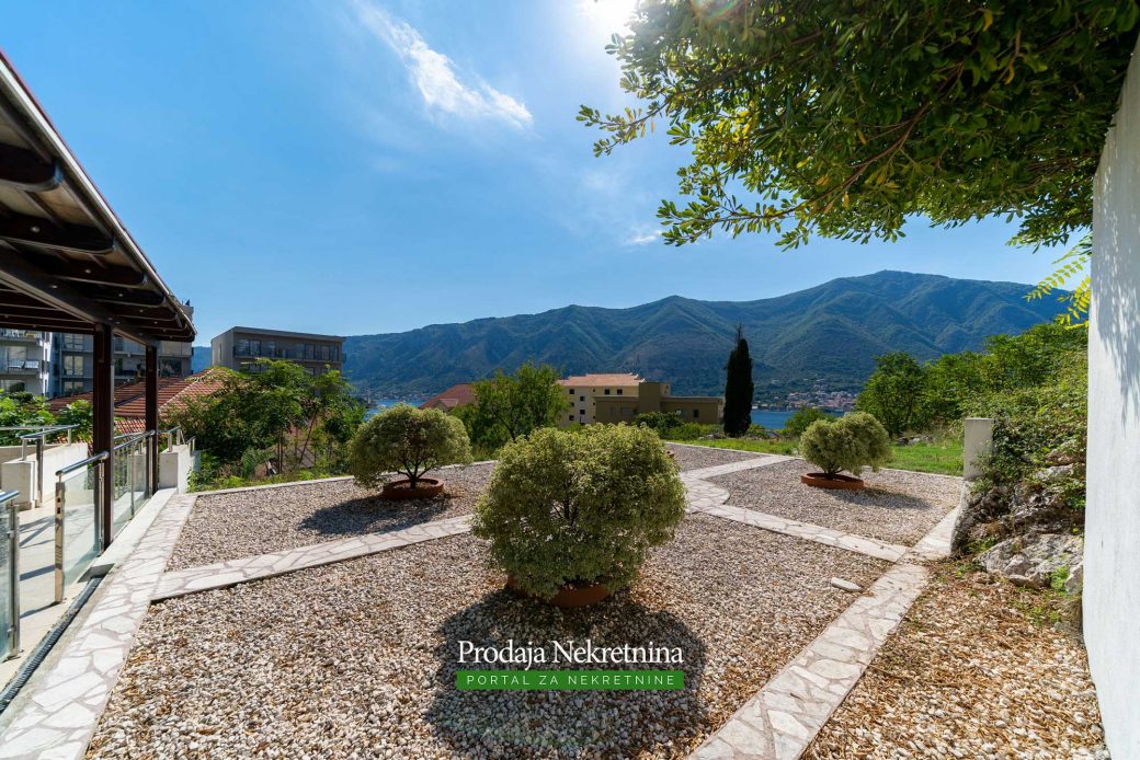 Two bedroom apartment in Kotor Bay