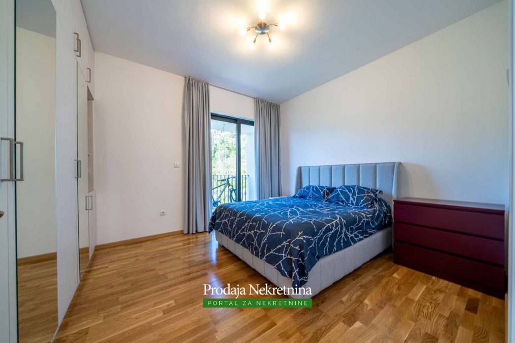 Trosoban apartman na prodaji u Tivtu