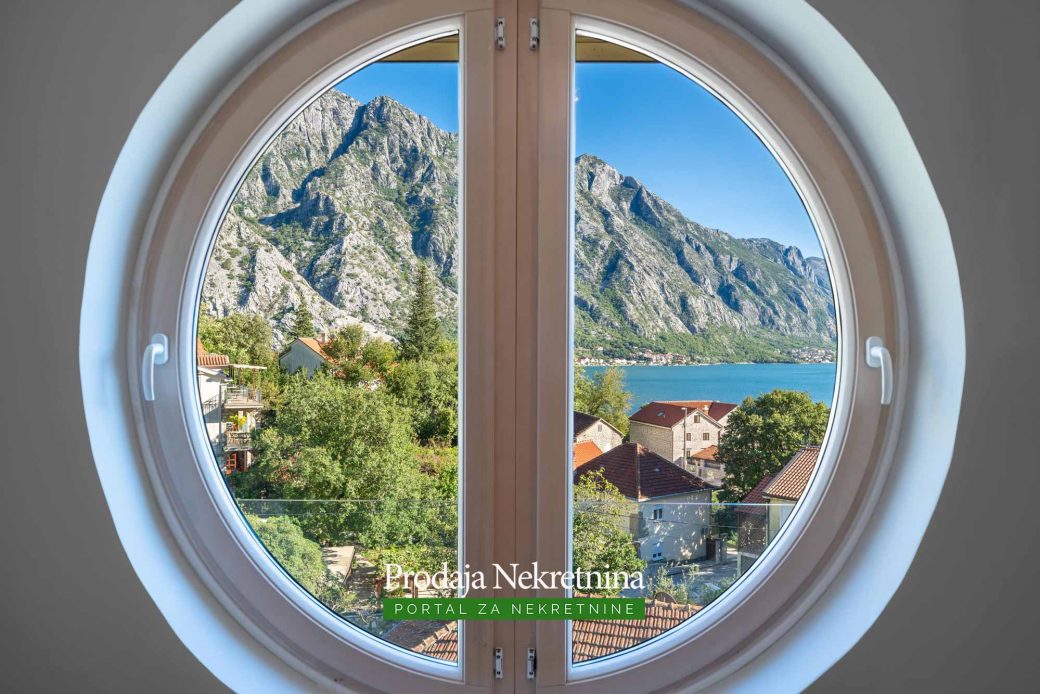 Penthouse for sale in Bay of Kotor