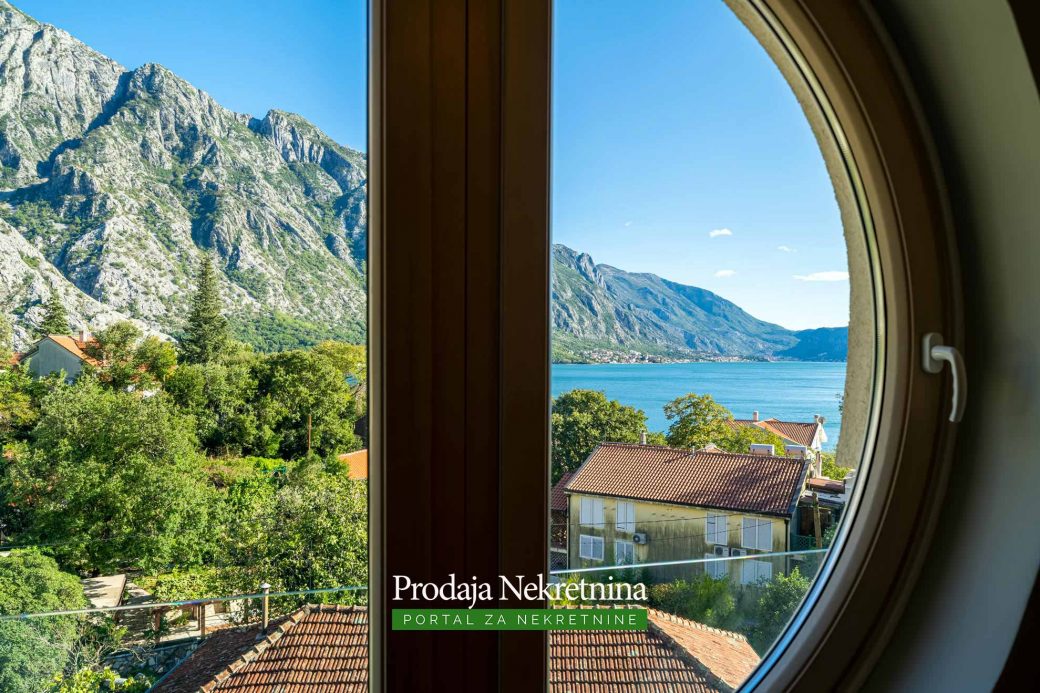 Penthouse for sale in Bay of Kotor