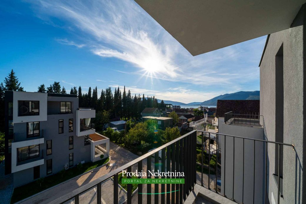 Penthouse for sale in new building in Tivat