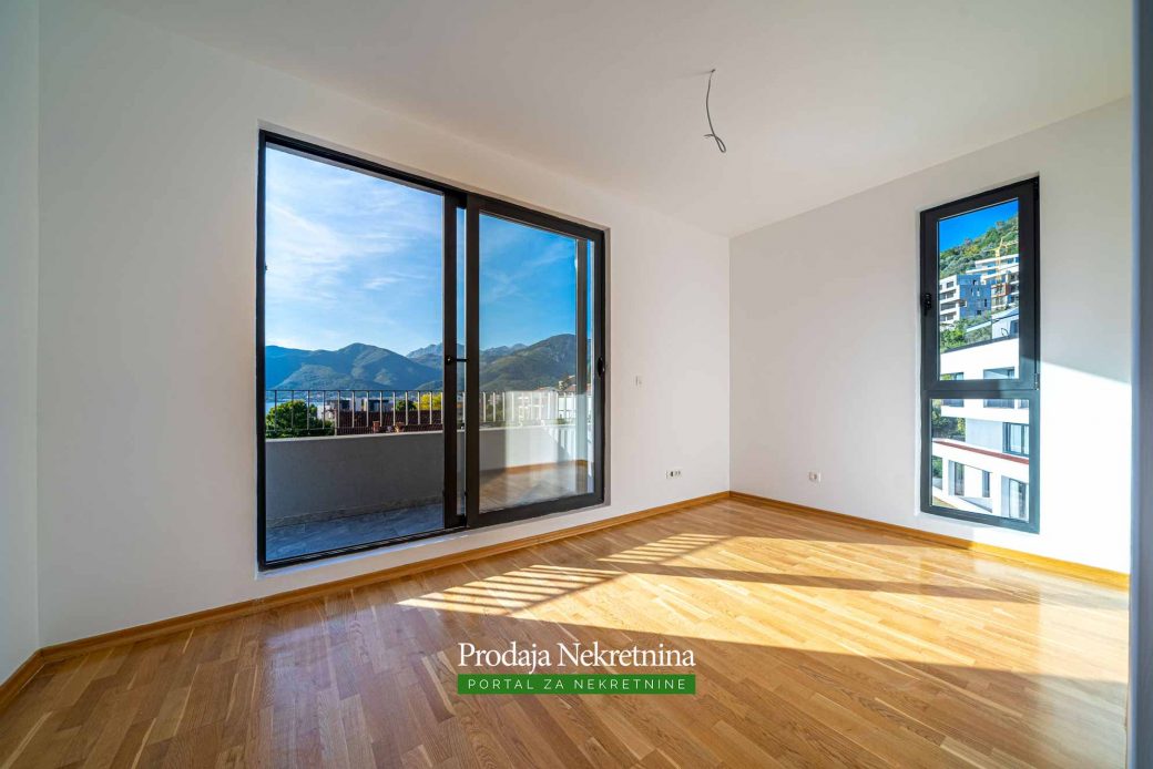 Penthouse for sale in new building in Tivat