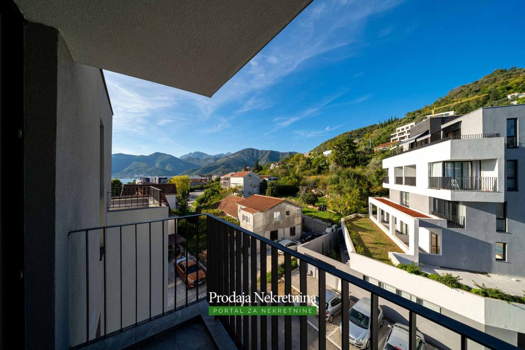 Penthouse for sale in new building in Tivat