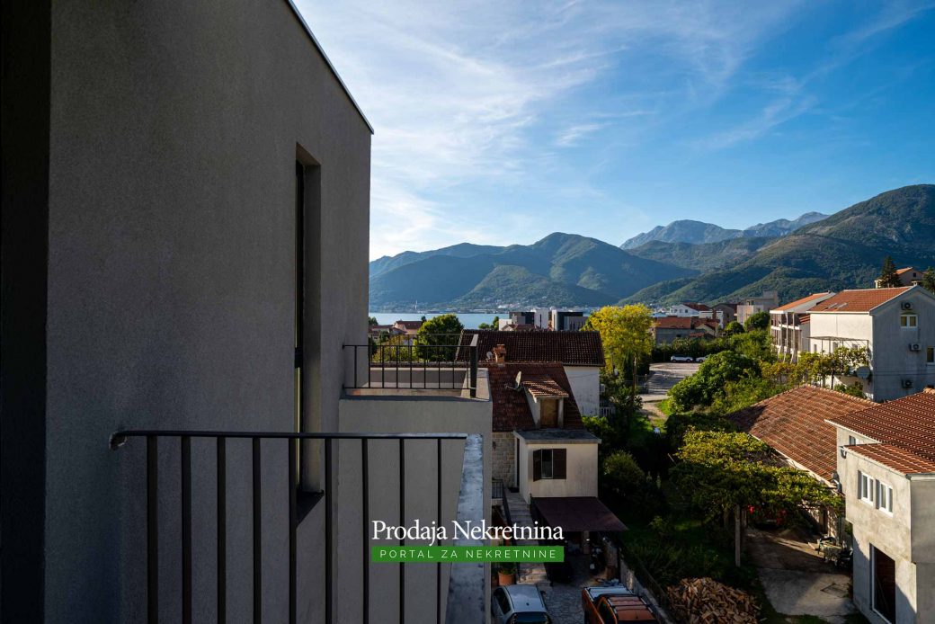 Penthouse for sale in new building in Tivat