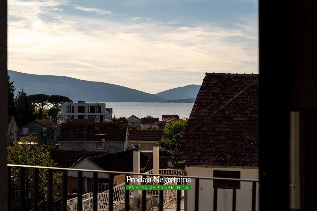 Penthouse for sale in new building in Tivat