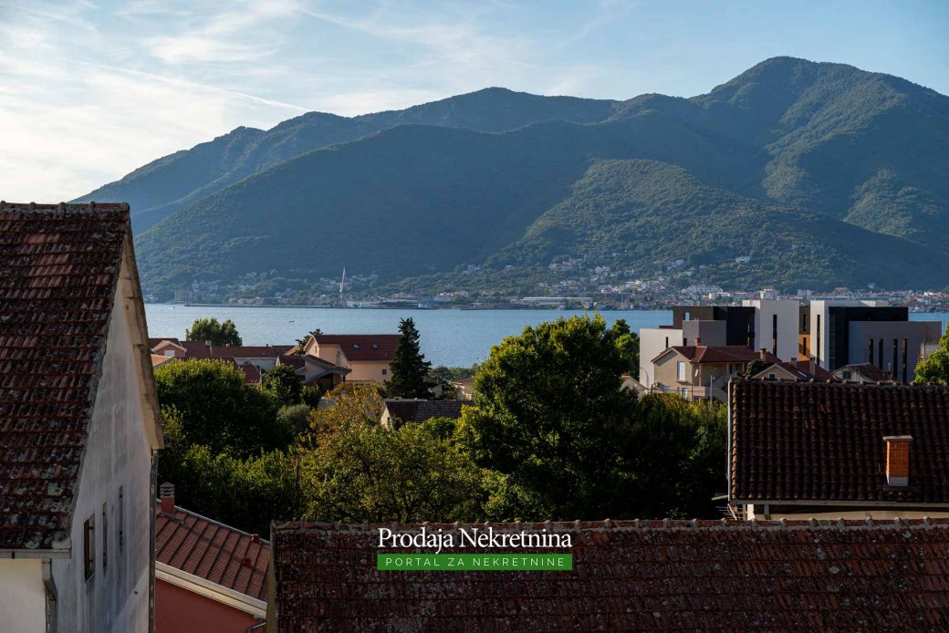 Penthouse for sale in new building in Tivat