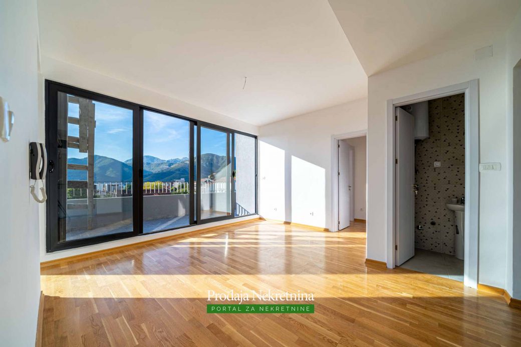 Penthouse for sale in new building in Tivat