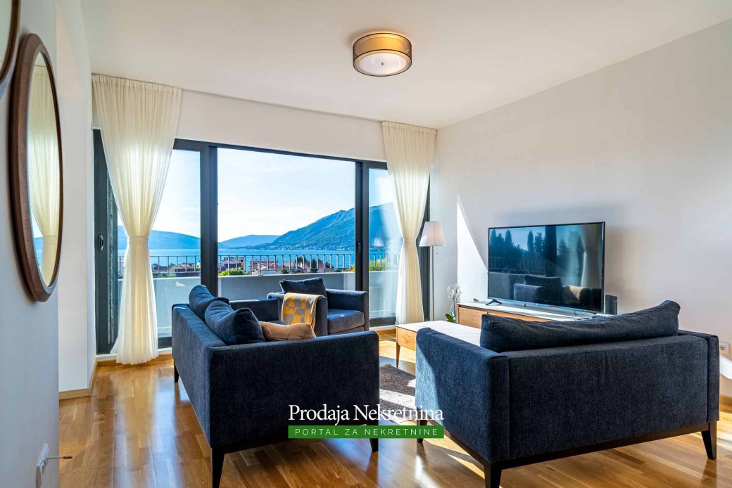 Penthouse for sale in Tivat