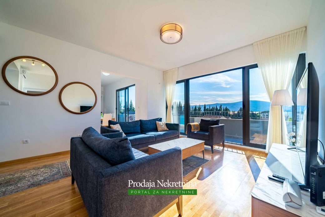 Penthouse for sale in Tivat