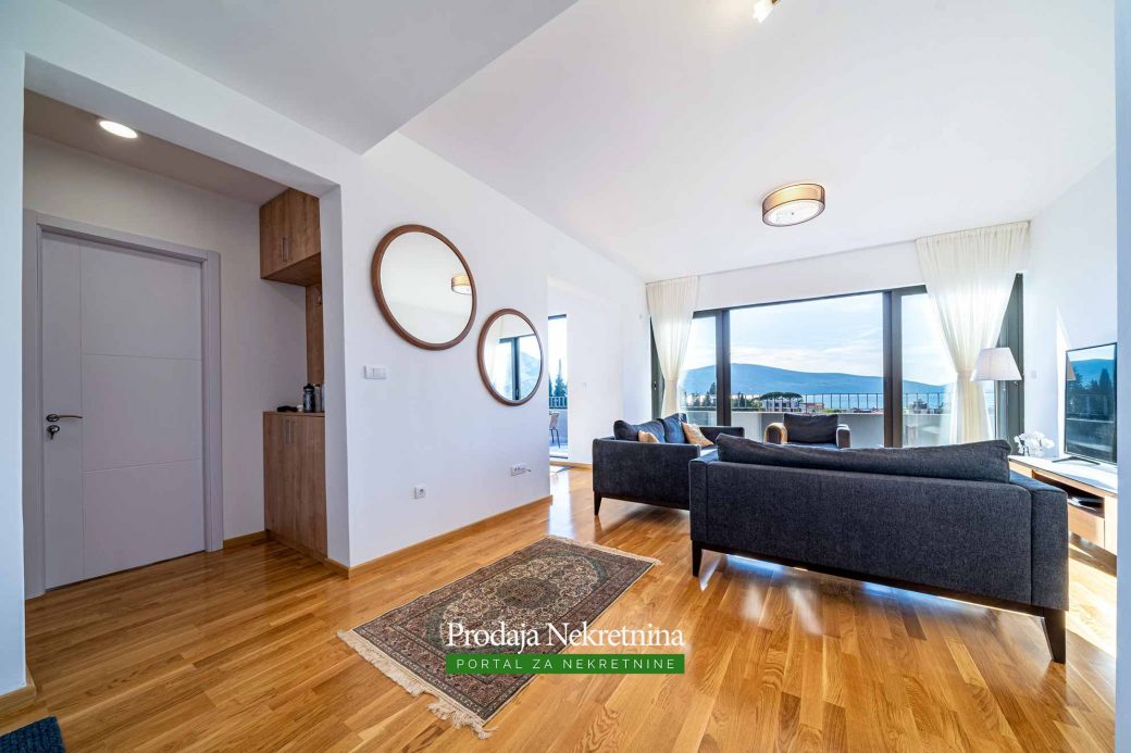 Penthouse for sale in Tivat