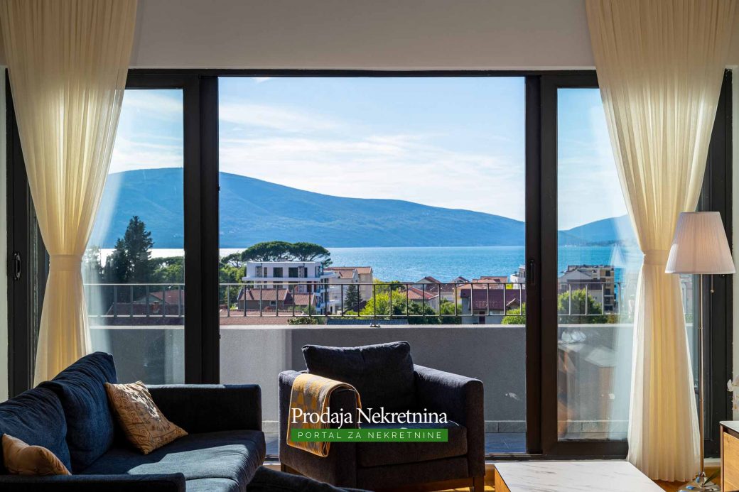 Penthouse for sale in Tivat