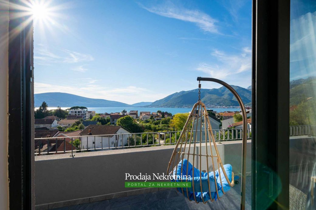 Penthouse for sale in Tivat