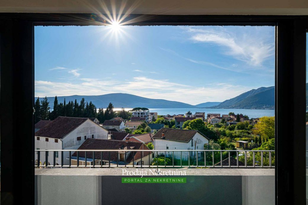 Penthouse for sale in Tivat