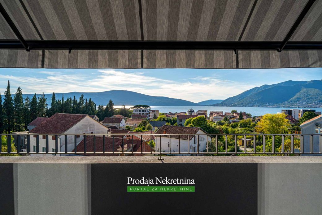 Penthouse for sale in Tivat