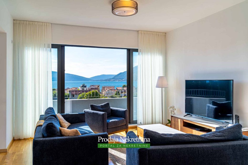 Penthouse for sale in Tivat