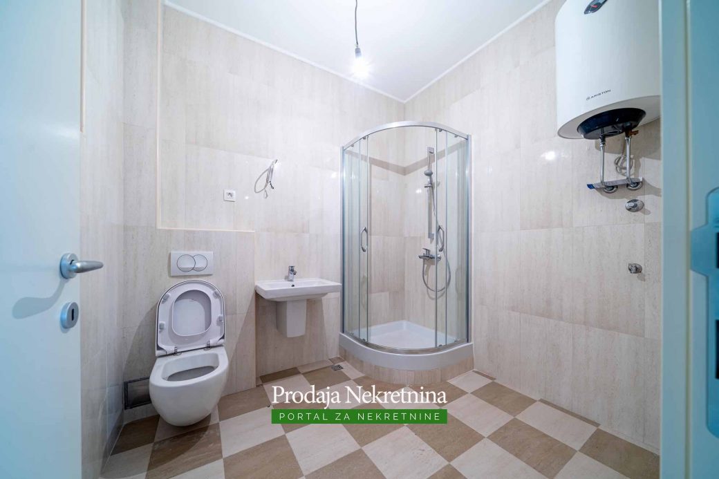 Prodaje se apartman u novogradnji u Kotoru