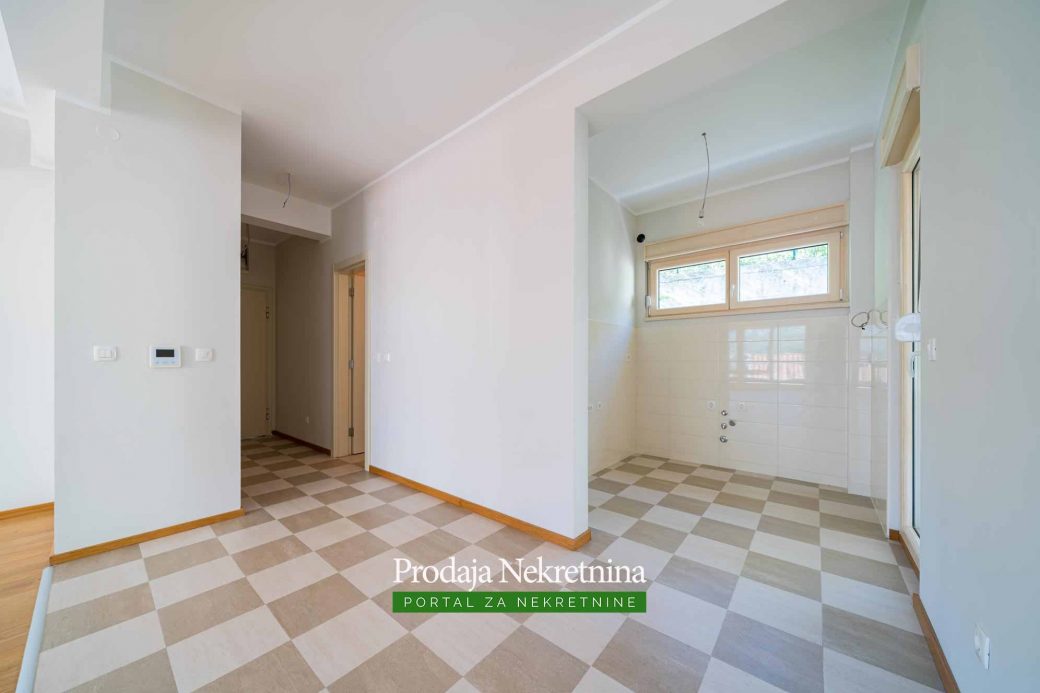 Prodaje se apartman u novogradnji u Kotoru