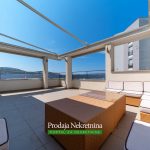 Prodaje se trosobni penthouse u Baru