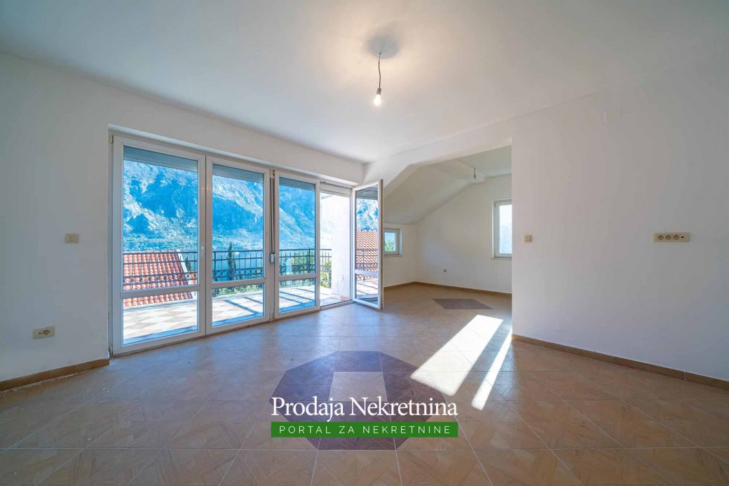 Two bedroom apartment for sale in Prcanj