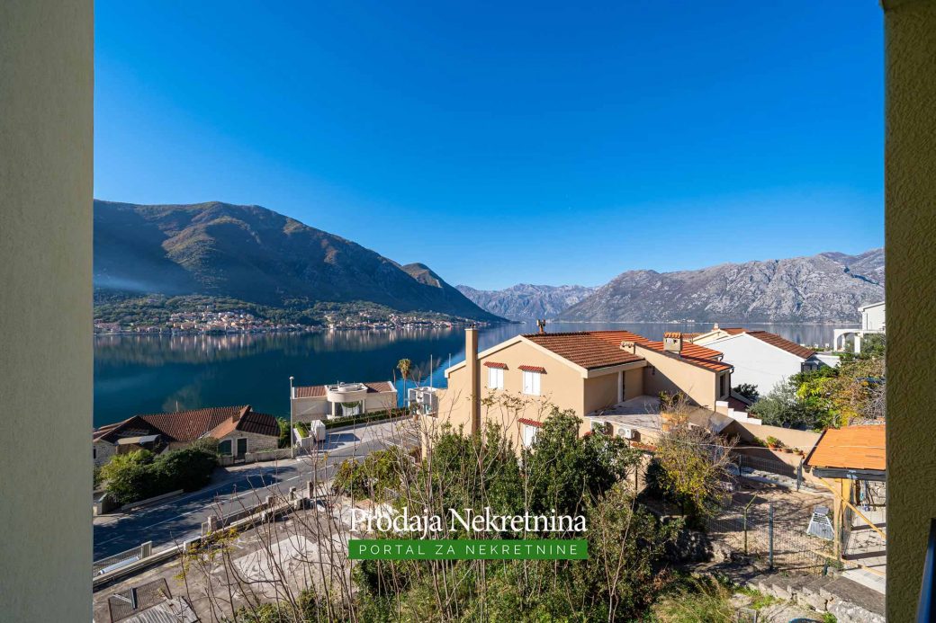 Apartment for sale in Dobrota