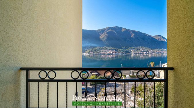 Prodaje se stan u Kotorskom zalivu