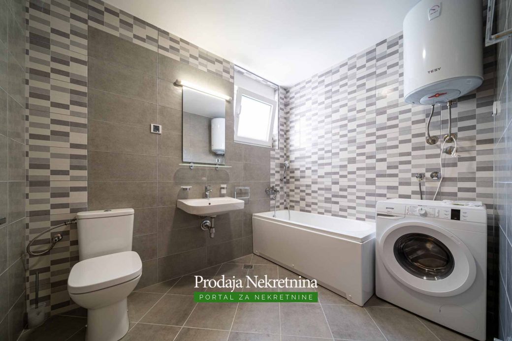 Jednosoban apartman u Tivtu