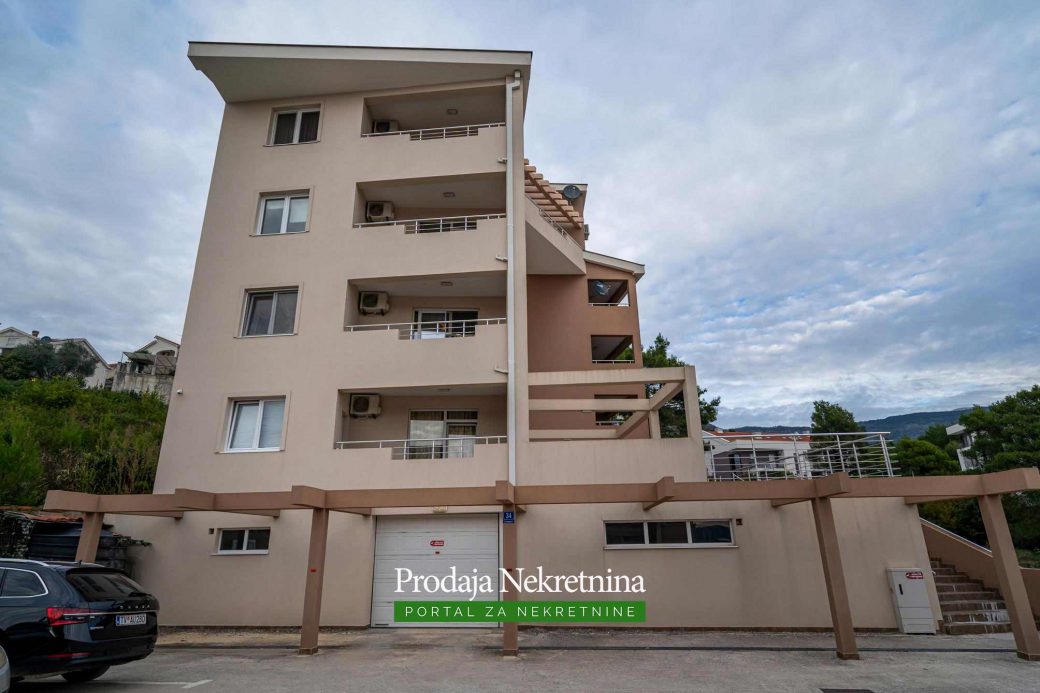 Studio apartment for sale in Tivat