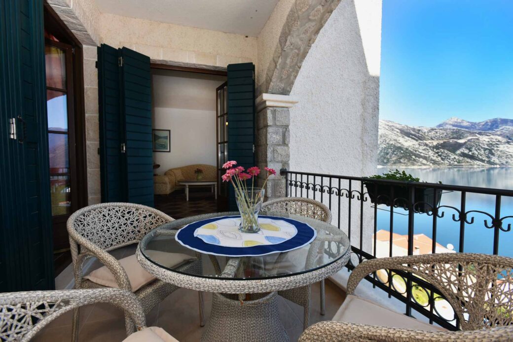 Two bedroom apartment in Kotor Bay