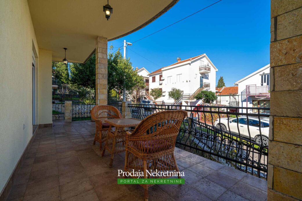 House for sale in Tivat Bay