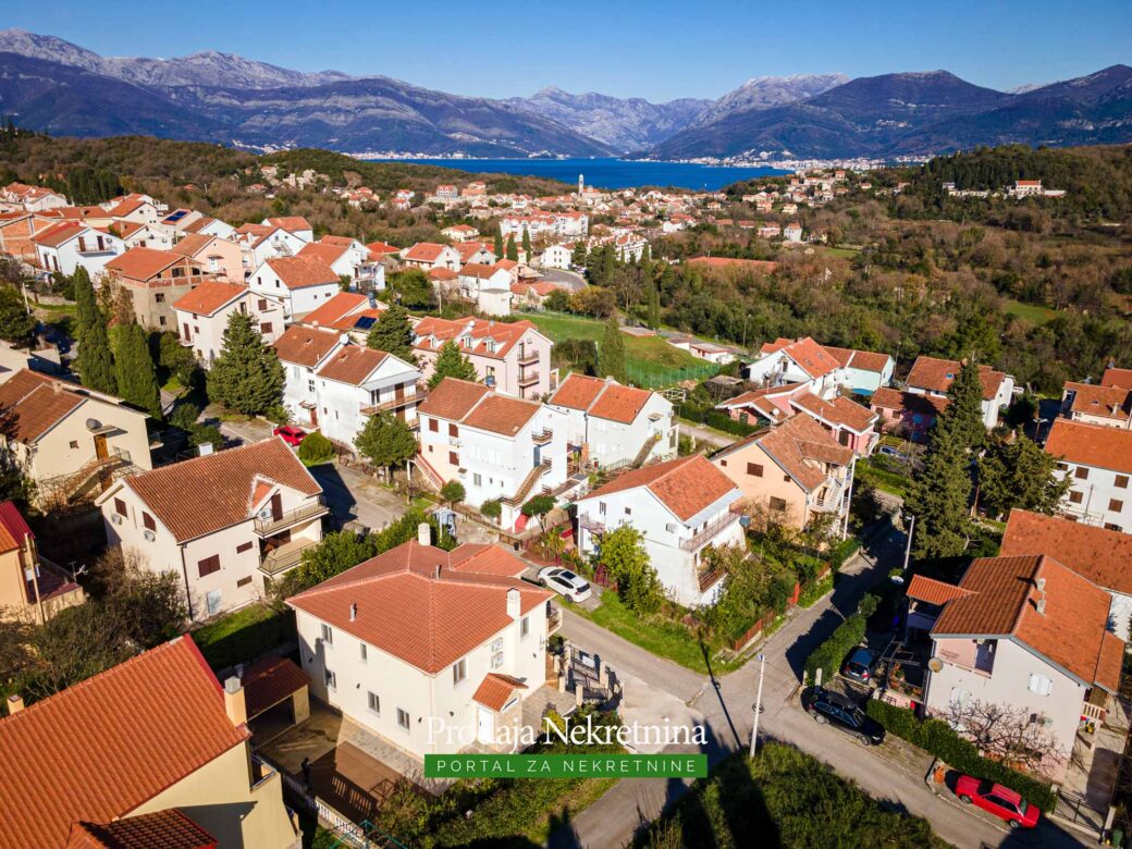 House for sale in Tivat Bay