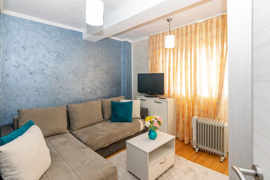 Prodaje se dvosobni apartman u Dobroti