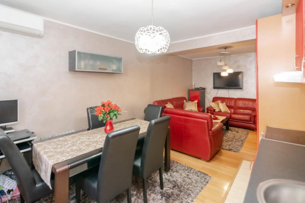 Apartment for sale in Dobrota