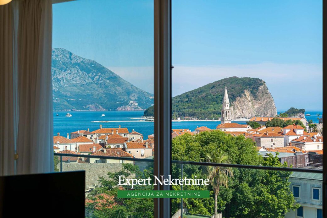 Luxury apartment in Budva