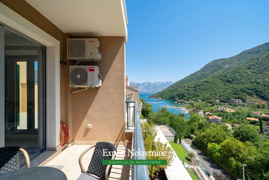 Prodaje se penthouse u Kotorskom Zalivu