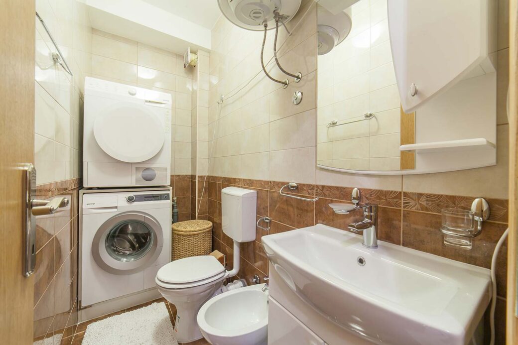 Prodaje se dvosoban apartman u Tivtu