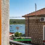 Stone house for sale in Bigovo