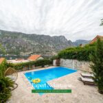 House with swimming pool for sale in Kotor Bay