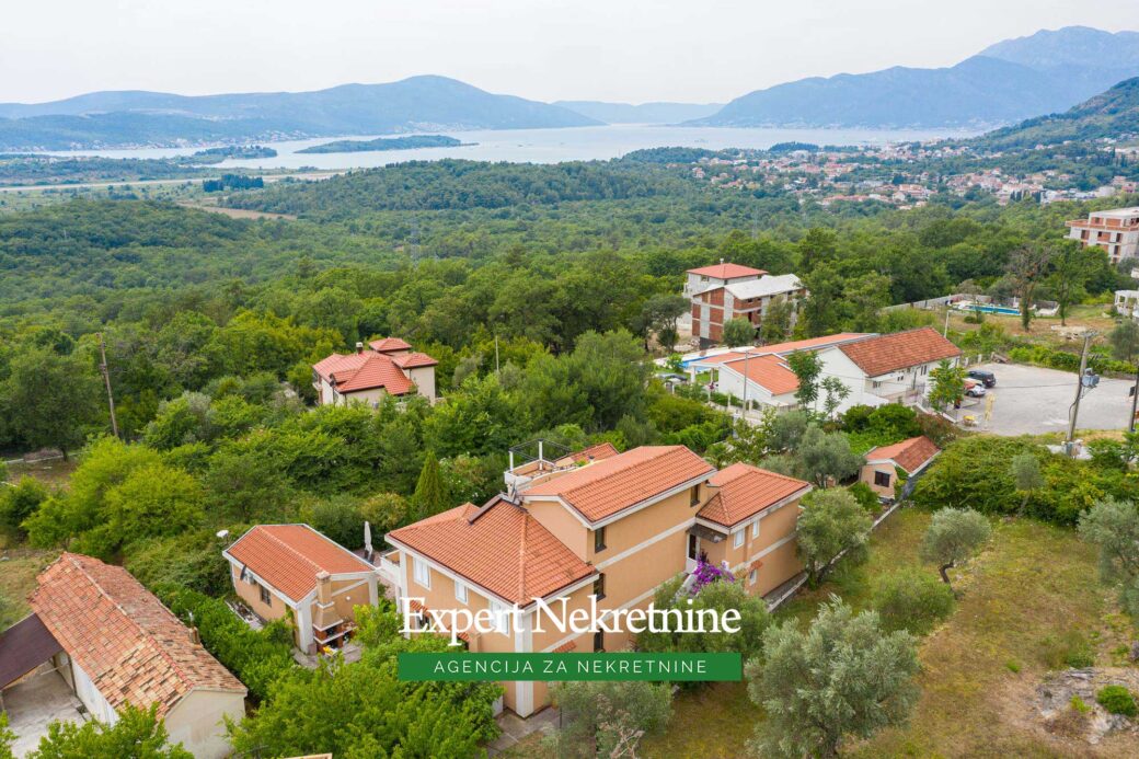 House for sale in Kotor area