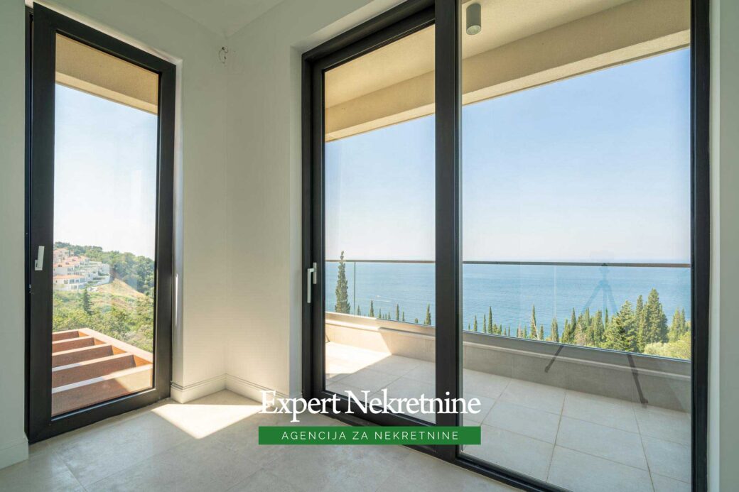 Luxury villa for sale in Budva Riviera