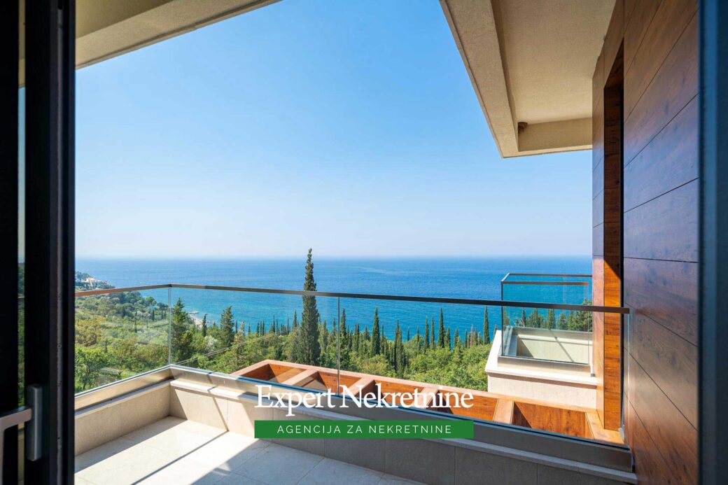 Luxury villa for sale in Budva Riviera