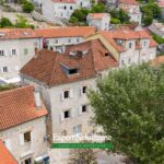 Stone house for sale in Perast