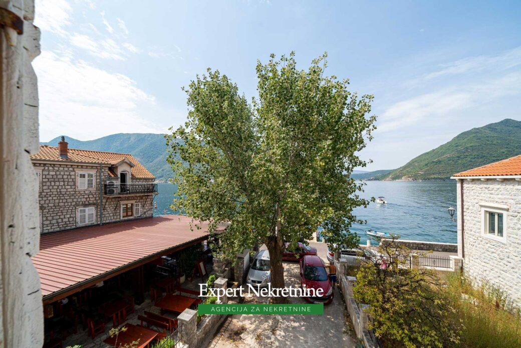 Stone house for sale in Perast