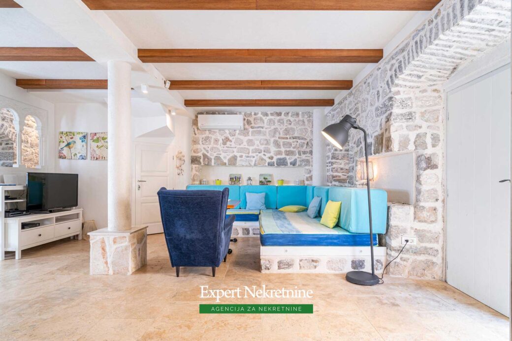 Waterfront stone house for sale in Perast