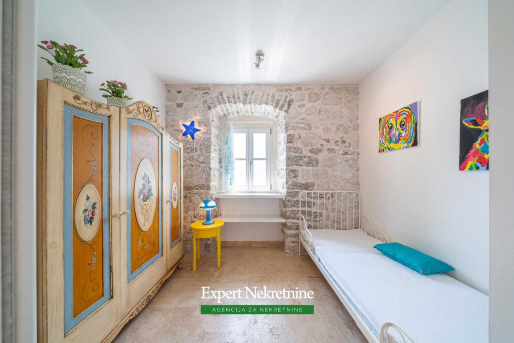 Waterfront stone house for sale in Perast