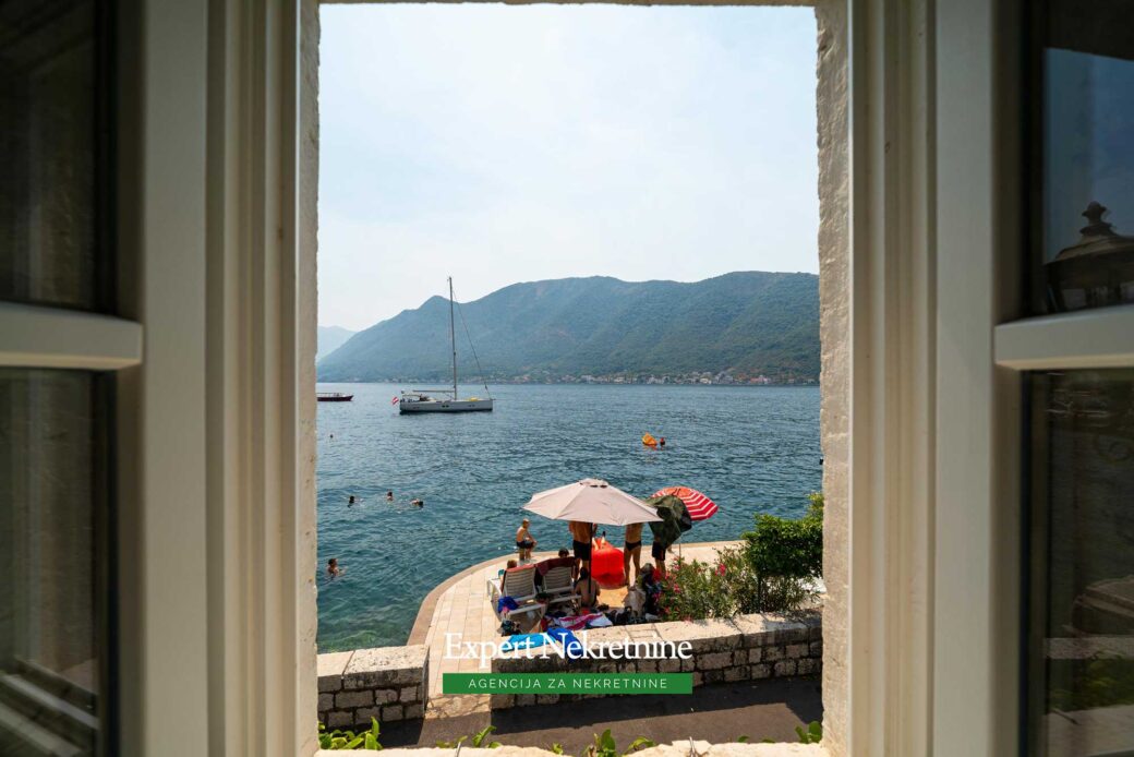 Waterfront stone house for sale in Perast