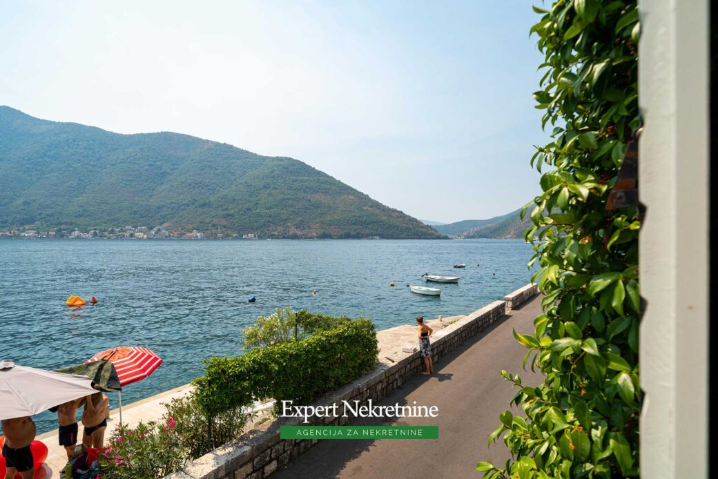 Waterfront stone house for sale in Perast