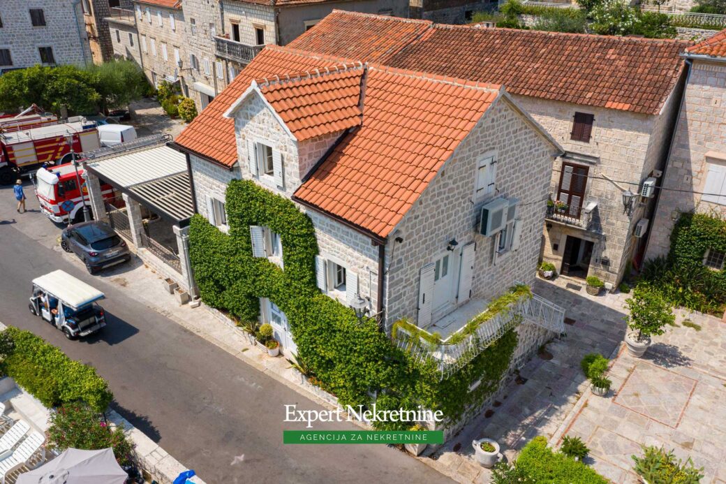 Waterfront stone house for sale in Perast