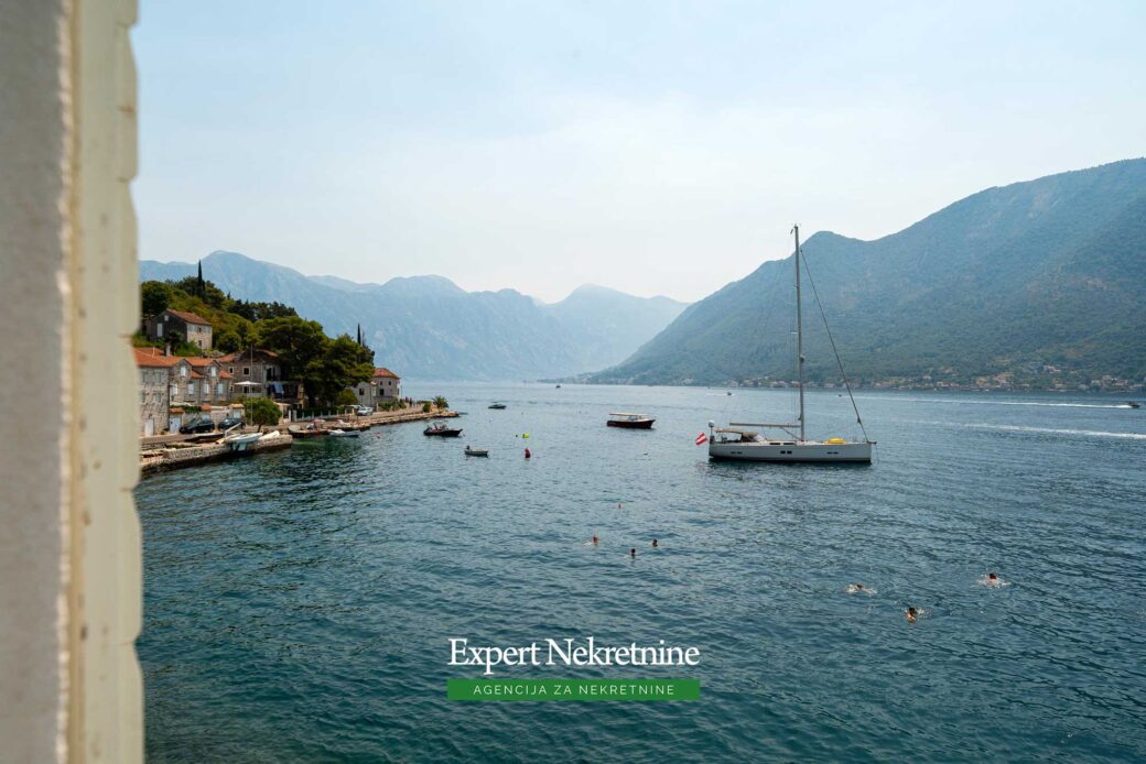 Waterfront stone house for sale in Perast