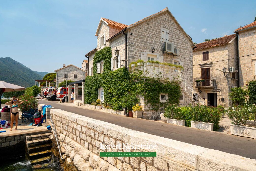 Waterfront stone house for sale in Perast