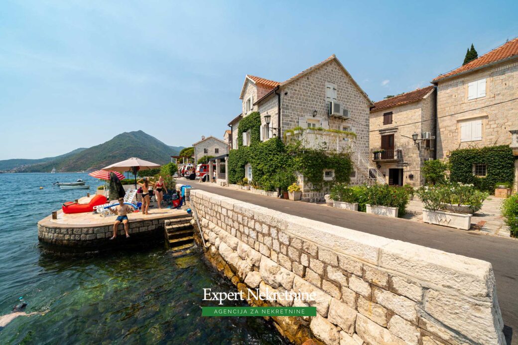 Waterfront stone house for sale in Perast